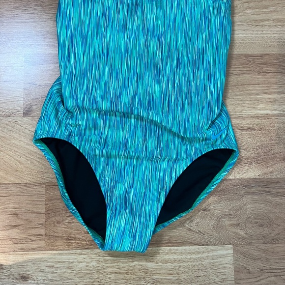 Nike Women’s Menta Rush Heather Full Coverage One Piece Swimsuit - Picture 5 of 9